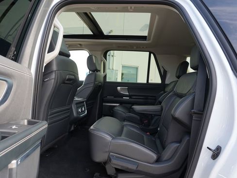 Used 2025 Ford Expedition Max Platinum AWD/4WD image 18