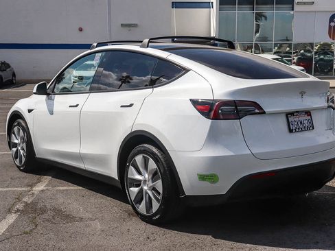 Used 2023 Tesla Model Y Long Range image 8