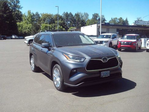 Used 2023 Toyota Highlander Limited AWD/4WD image 7