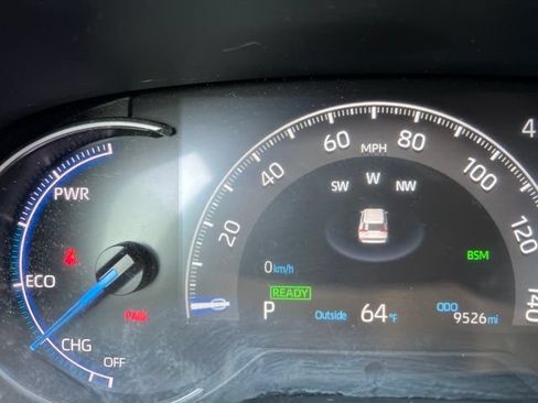 Used 2025 Toyota RAV4 XLE w/ Convenience Package AWD/4WD image 16