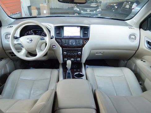 Used 2014 Nissan Pathfinder SL w/ SL Tech Package image 17