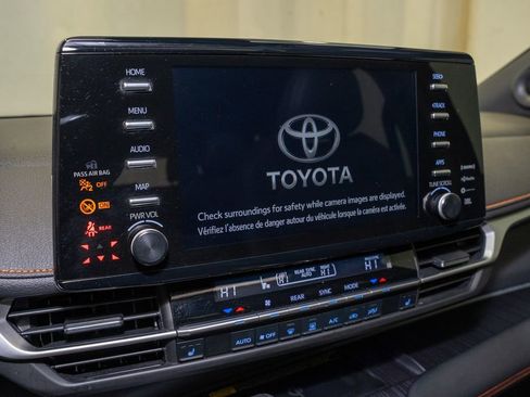 Used 2022 Toyota Sienna XSE image 14