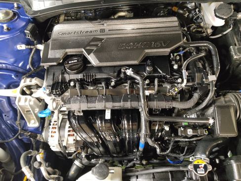 Used 2025 Hyundai Elantra Sport FWD image 30