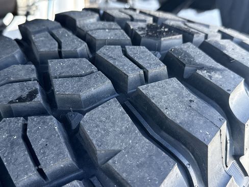 Used 2017 Chevrolet Silverado 1500 LT w/ LT Convenience Package image 4