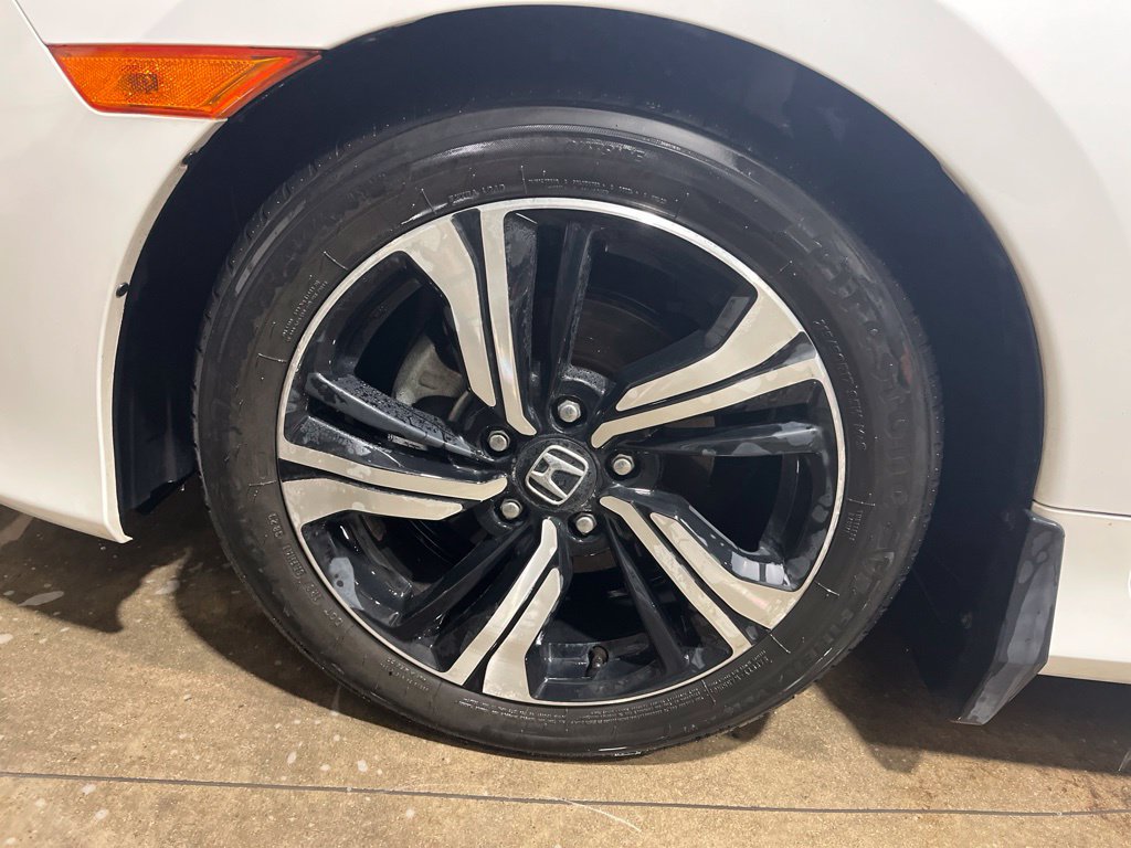 Used 2018 Honda Civic Touring image 8