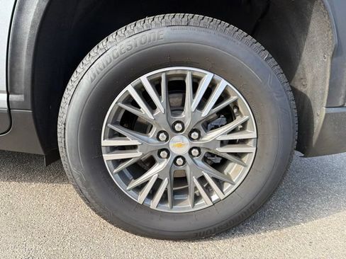 Used 2026 Chevrolet Traverse LT FWD image 25