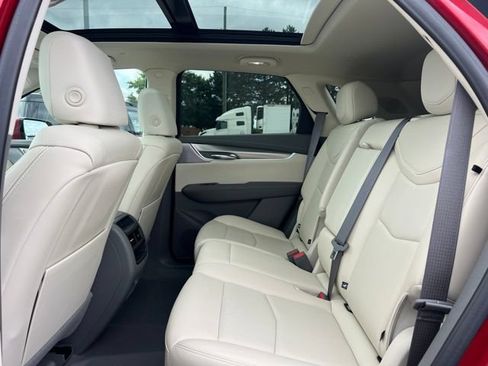Used 2024 Cadillac XT5 Premium Luxury w/ LPO, Floor Liner Package AWD/4WD image 19