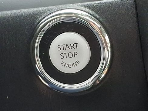 Used 2023 Nissan Armada SL image 28