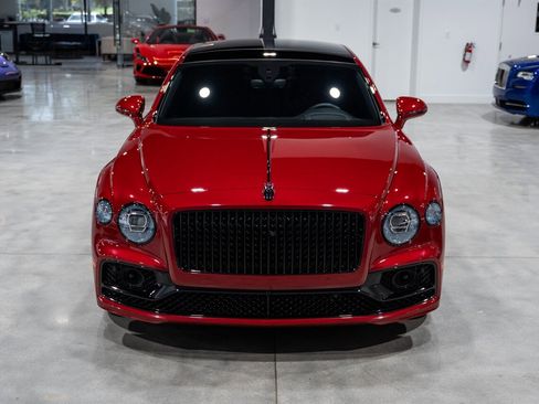 Used 2022 Bentley Flying Spur V8 image 9