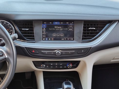 Used 2019 Buick Regal Preferred image 16