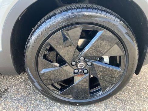 New 2026 Volvo XC40 B5 Ultra w/ Protection Package Premier AWD/4WD image 9