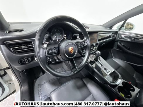 Used 2023 Porsche Macan w/ Premium Package Plus image 15