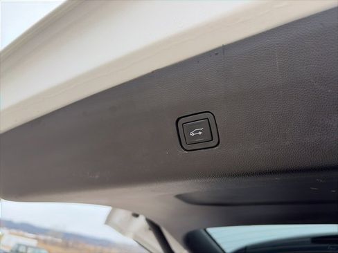 Used 2023 Chevrolet Traverse RS w/ LPO, Floor Liner Package image 42