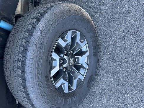 Certified 2023 Toyota Tacoma TRD Off-Road image 24