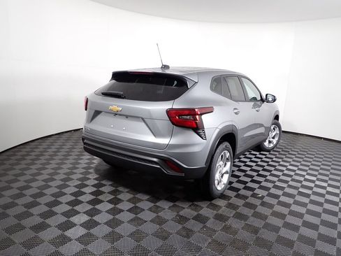 New 2026 Chevrolet Trax LS w/ LS Convenience Package FWD image 14