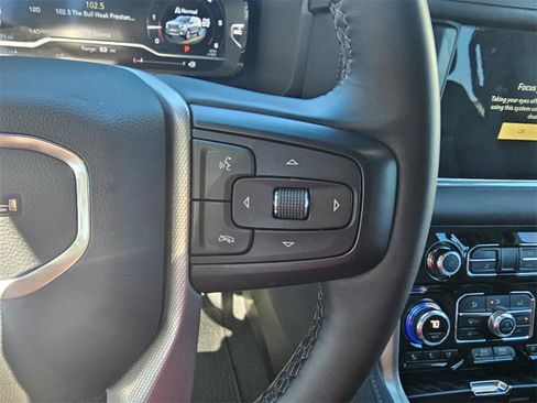 Used 2023 GMC Yukon XL Denali image 18