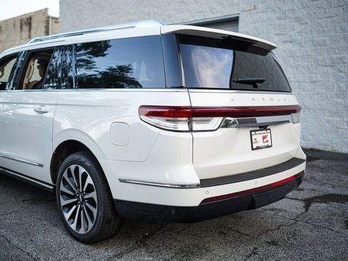 Used 2023 Lincoln Navigator L Reserve AWD/4WD image 12