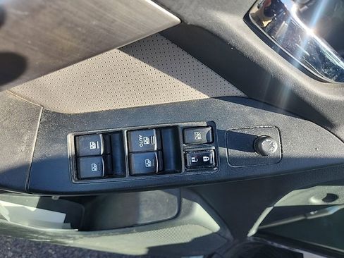 Used 2014 Subaru Forester 2.5i Limited w/ Popular Package #2 AWD/4WD image 25