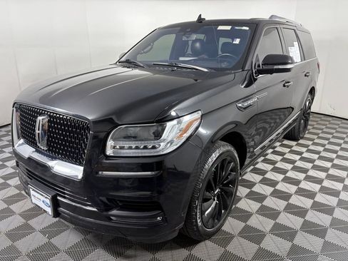 Used 2020 Lincoln Navigator Reserve image 3