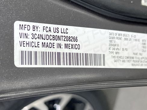 Used 2022 Jeep Compass Limited AWD/4WD image 29