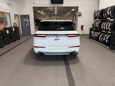 Used 2022 Lincoln Corsair AWD w/ Premium Package image 8