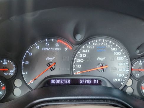 Used 2003 Chevrolet Corvette Coupe w/ Preferred Equipment Group RWD image 21