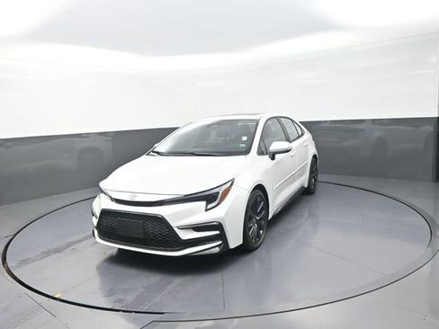Used 2026 Toyota Corolla XSE FWD image 32