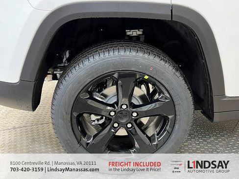 New 2025 Jeep Grand Cherokee Limited w/ Black Appearance Package image 11