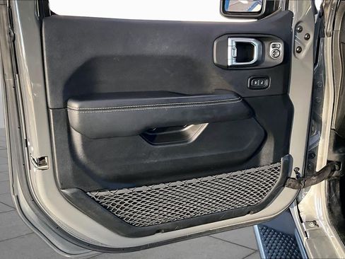 Used 2020 Jeep Wrangler Unlimited Sahara AWD/4WD image 22