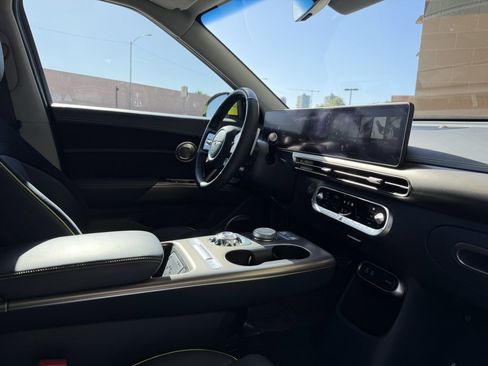 Used 2023 Genesis GV60 Performance image 40