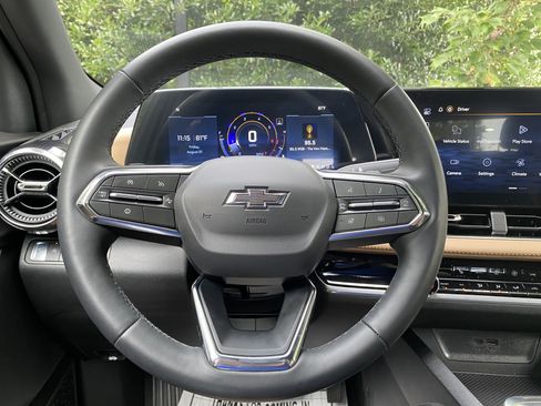 Used 2026 Chevrolet Equinox ACTIV w/ Safety and Technology Package FWD image 18