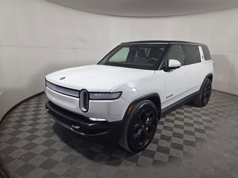 Used 2023 Rivian R1S Adventure image 1