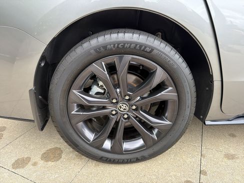 Used 2026 Toyota Sienna XSE FWD image 18