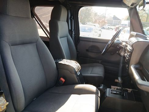 Used 2006 Jeep Wrangler X image 13