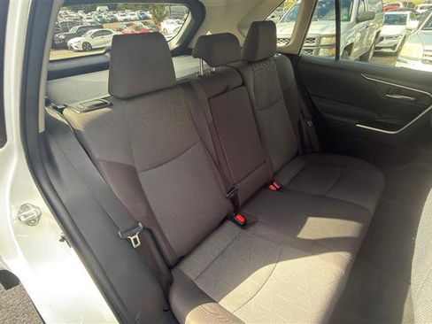 Used 2021 Toyota RAV4 XLE AWD/4WD image 19