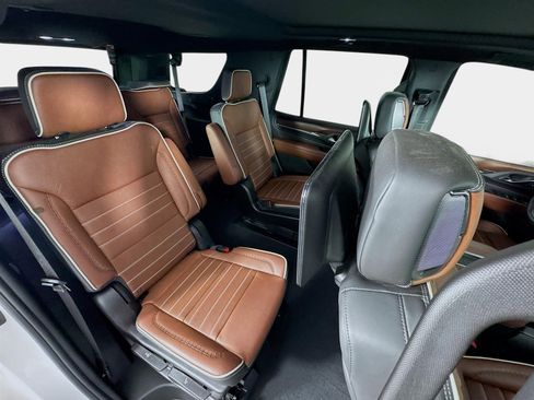 Certified 2024 GMC Yukon Denali Ultimate image 30