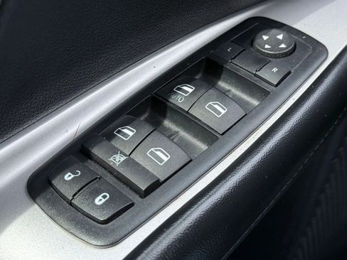 Used 2014 Dodge Journey SXT image 24