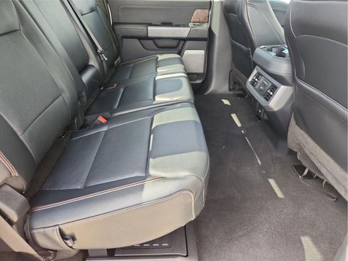 Used 2023 Ford F250 Lariat w/ Lariat Ultimate Package AWD/4WD image 28