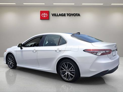 Certified 2024 Toyota Camry XLE FWD image 3