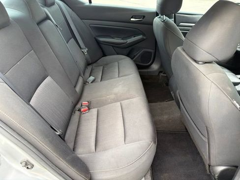 Used 2022 Nissan Altima 2.5 SV FWD image 15