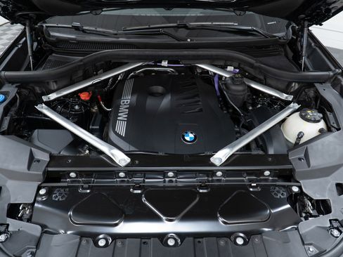Certified 2024 BMW X5 xDrive40i w/ Premium Package image 9