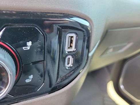 Used 2024 Chevrolet Silverado 1500 LT AWD/4WD image 18