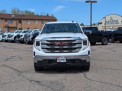 New 2026 GMC Sierra 1500 SLE AWD/4WD image 2
