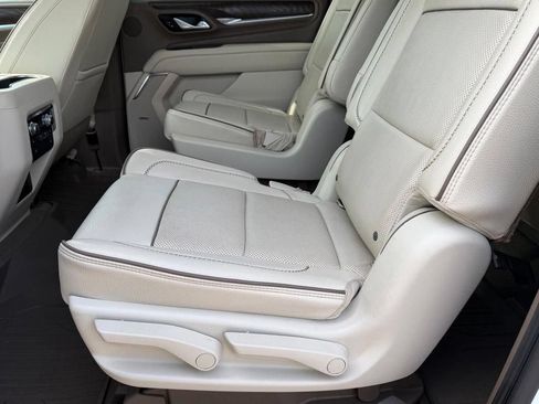 Used 2021 GMC Yukon XL Denali w/ Denali Premium Package RWD image 10