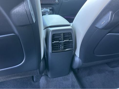 Certified 2025 Kia Niro EX image 18