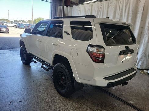 Used 2021 Toyota 4Runner TRD Off-Road Premium w/ Moonroof Package AWD/4WD image 4