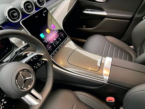 Used 2026 Mercedes-Benz GLC 300 image 9