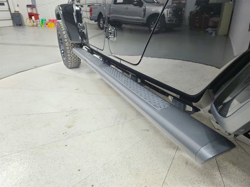 Used 2022 Jeep Gladiator Sport image 41