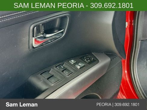 Used 2012 Mitsubishi Outlander GT image 16