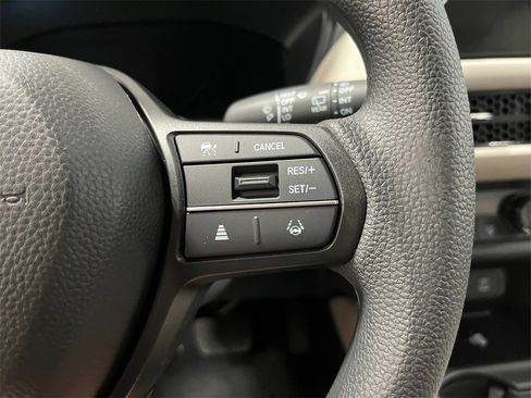 New 2026 Honda HR-V LX image 17